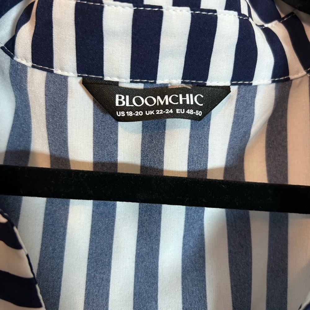 Bloomchic Striped Notched Collar Lantern Sleeve Blouse Blue/White Size 18- 20 2X - Picture 5 of 8